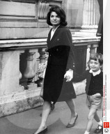 STilikone Jackie Kennedy
