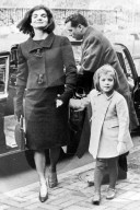 STilikone Jackie Kennedy
