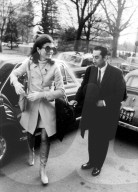 STilikone Jackie Kennedy