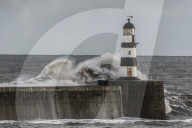 FEATURE - Stürmisches Wetter an der Küste von Seaham UK