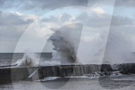 FEATURE - Stürmisches Wetter an der Küste von Seaham UK