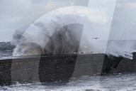 FEATURE - Stürmisches Wetter an der Küste von Seaham UK