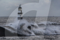 FEATURE - Stürmisches Wetter an der Küste von Seaham UK