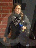 PEOPLE - Jessica Alba verlässt Arztpraxis in Beverly Hills