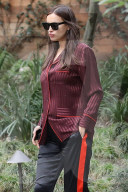 EXKLUSIV - Schwangere Irina Shayk bummelt in Beverly Hills