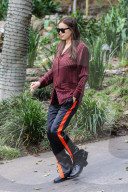 EXKLUSIV - Schwangere Irina Shayk bummelt in Beverly Hills