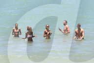 PEOPLE -  Gute Badestimmung: Lais Ribeiro und Romee Strijd amüsieren sich in Rio