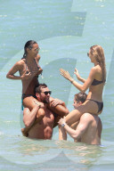 PEOPLE -  Gute Badestimmung: Lais Ribeiro und Romee Strijd amüsieren sich in Rio