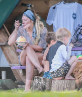 PEOPLE - Hilary Duff geniesst die Ferien auf Hawaii