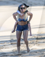 PEOPLE - Hilary Duff geniesst die Ferien auf Hawaii