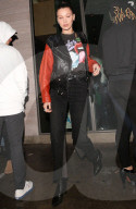 PEOPLE - Bella Hadid im Biker-Look in Fairfax unterwegs