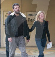 PEOPLE - Ben Affleck mit einer blonden unbekannten in Beverly Hills unterwegs