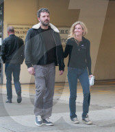 PEOPLE - Ben Affleck mit einer blonden unbekannten in Beverly Hills unterwegs