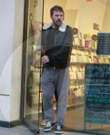 PEOPLE - Ben Affleck mit einer blonden unbekannten in Beverly Hills unterwegs