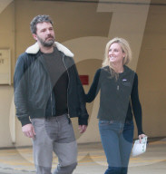 PEOPLE - Ben Affleck mit einer blonden unbekannten in Beverly Hills unterwegs