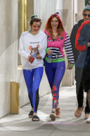 PEOPLE - Bella und Dani Thorne verlassen das Gym in Hollywood