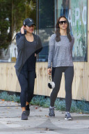 PEOPLE - Lea Michele und Cara Santana in West Hollywood unterwegs