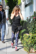 PEOPLE - Goldie Hawn in Brentwood unterwegs
