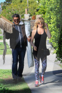 PEOPLE - Goldie Hawn in Brentwood unterwegs