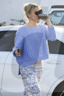 PEOPLE - Kate Hudson mit dem Coffee to go 