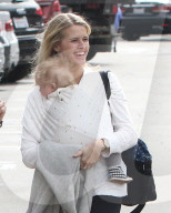 PEOPLE - Eric Christian Olsen mit seiner Familie in Beverly Hills unterwegs
