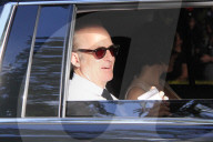 PEOPLE - Golden Globe 2017: Promis winken aus der Limousine