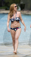 PEOPLE - Sarah Jane Mee macht Ferien in Barbados