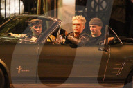 PEOPLE - Cody Simpson fährt mit seinem Oldtimer durch Hollywood