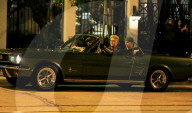PEOPLE - Cody Simpson fährt mit seinem Oldtimer durch Hollywood