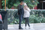 PEOPLE - Hochschwangere Jenna Jameson wartet auf ihren Wagen