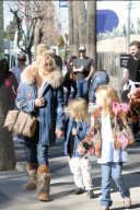 PEOPLE - Jessica Simpson mit der Familie in Studio City unterwegs