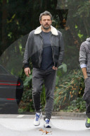 PEOPLE - Ben Affleck besucht Bradley Cooper für ein kurzes Meeting