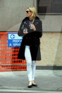 PEOPLE - Kelly Rutherford bummelt in Mailand