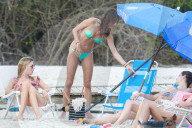 EXKLUSIV - Alessandra Ambrosio geniesst ihre Ferien in Brasilien