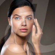 PEOPLE - Adriana Lima wirbt für Maybelline