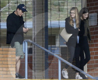 PEOPLE - Charlie Sheen mit Tochter Sam in Malibu unterwegs