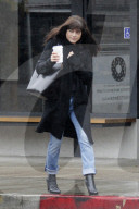 PEOPLE - Selma Blair im tristen Los Angeles unterwegs