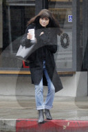 PEOPLE - Selma Blair im tristen Los Angeles unterwegs