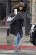 PEOPLE - Selma Blair im tristen Los Angeles unterwegs