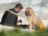 EXKLUSIV - Paris Hilton lässt am Strand von Mexiko tief blicken
