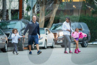 EXKLUSIV - Ganz die Mutter: Klein Monroe und Moroccan Carey mit der Nanny in Agoura Hills unterwegs