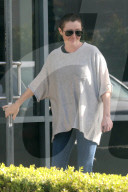 PEOPLE - Shannen Doherty in Malibu unterwegs