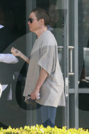 PEOPLE - Shannen Doherty in Malibu unterwegs