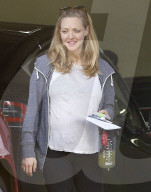 PEOPLE - Schwangere Amanda Seyfried in Burbank unterwegs