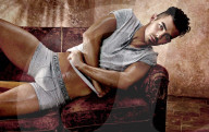 PEOPLE - Joe Jonas und Charlotte McKinney werben für Guess