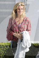 PEOPLE - Elsa Pataky ohne Make-Up in Malibu unterwegs
