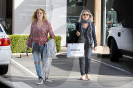 PEOPLE - Elsa Pataky ohne Make-Up in Malibu unterwegs