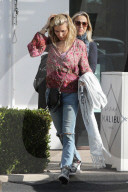 PEOPLE - Elsa Pataky ohne Make-Up in Malibu unterwegs