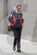 PEOPLE - Farbenfroh: Jennifer Connelly in New York unterwegs