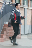 PEOPLE - Farbenfroh: Jennifer Connelly in New York unterwegs